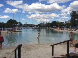 Strandbad mitten am Fluss